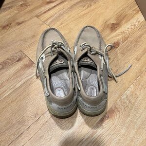 Women’s rose fish boat shoe